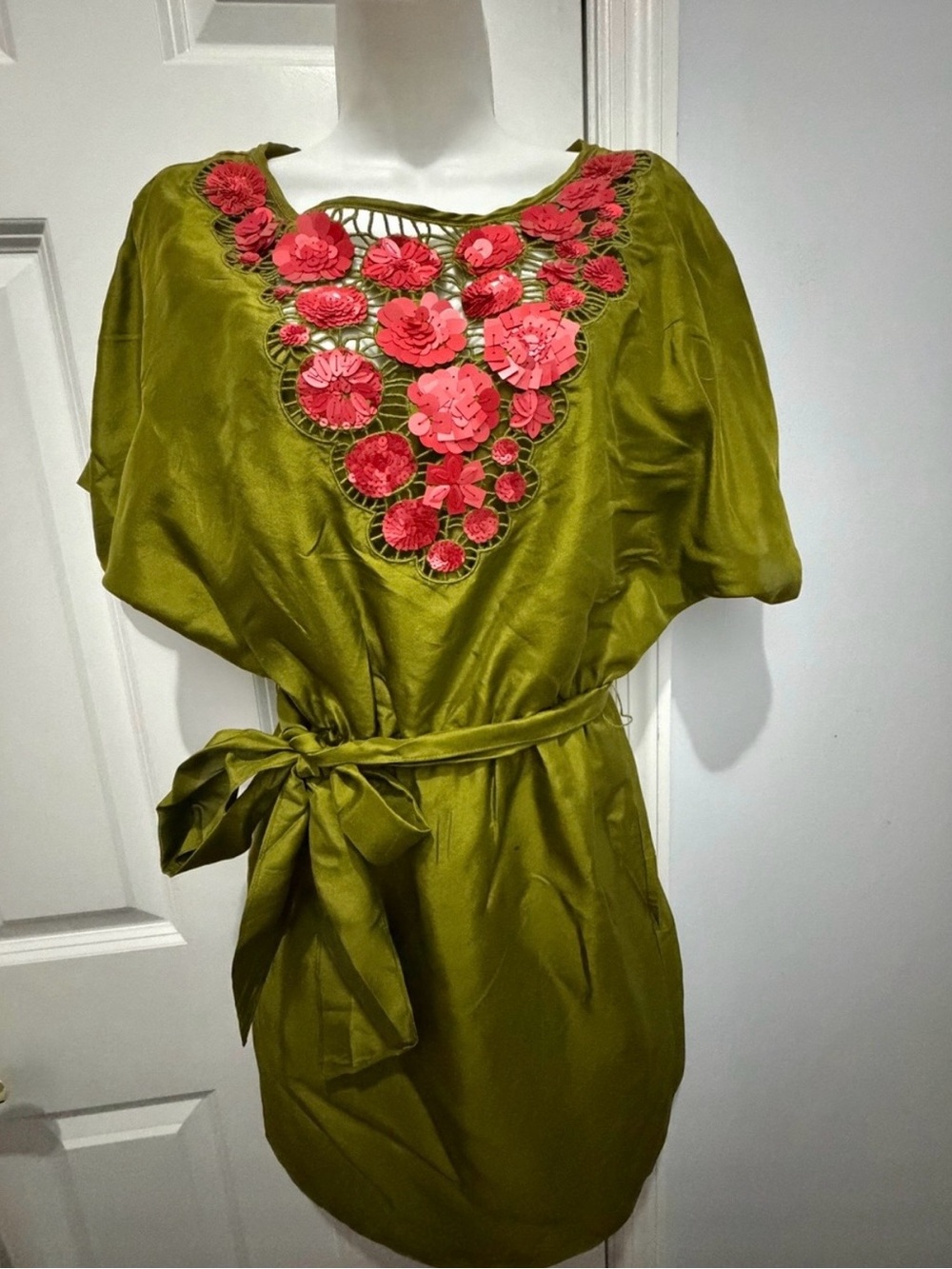 Trina Turk Sz 2 Olive/Citrus Green Floral Beaded Appliqué Waist-Tie Caftan Dress